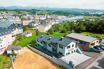 Vista aérea del entorno de los Apartamentos